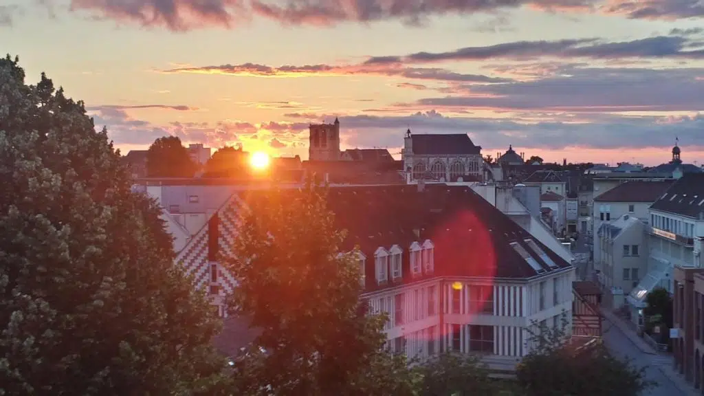 soleil se lève en France